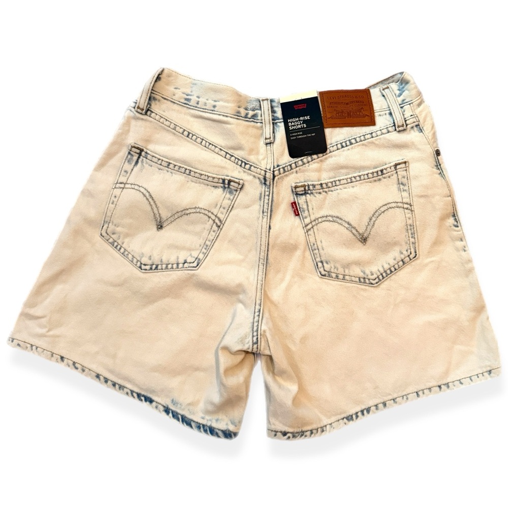 Levi's High-Rise Baggy Shorts Lightwash | Brand New with Tags | Women’s Size 27